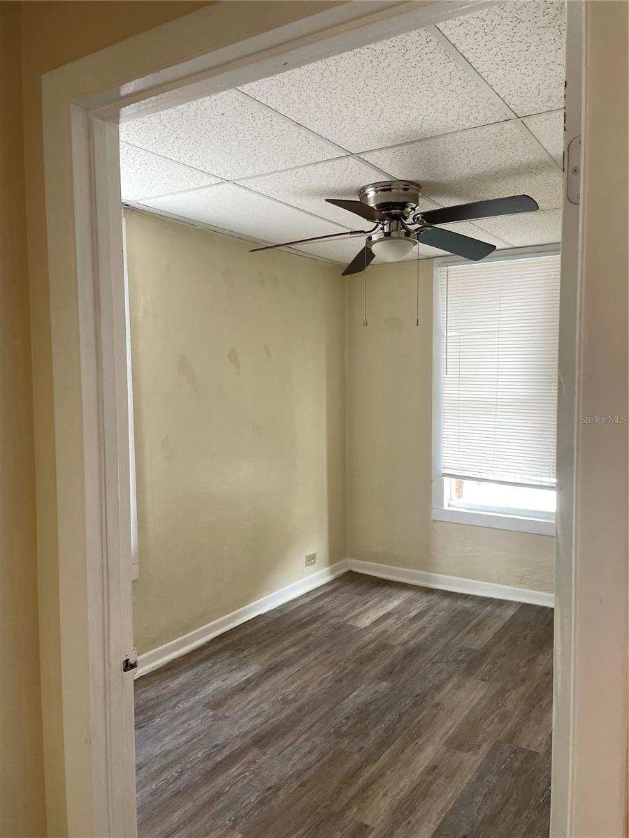111 S NEWPORT AVE #18 — photo 8