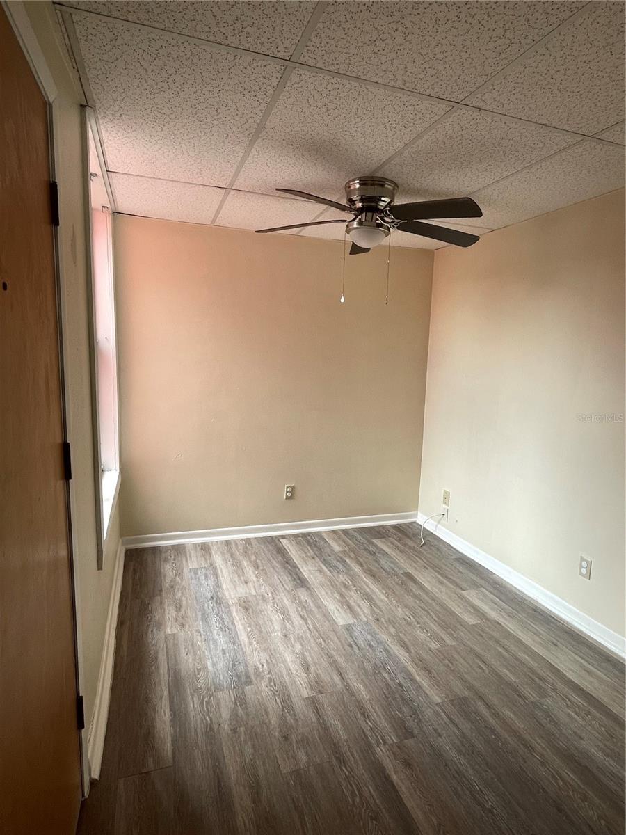 111 S NEWPORT AVE #18 — photo 3