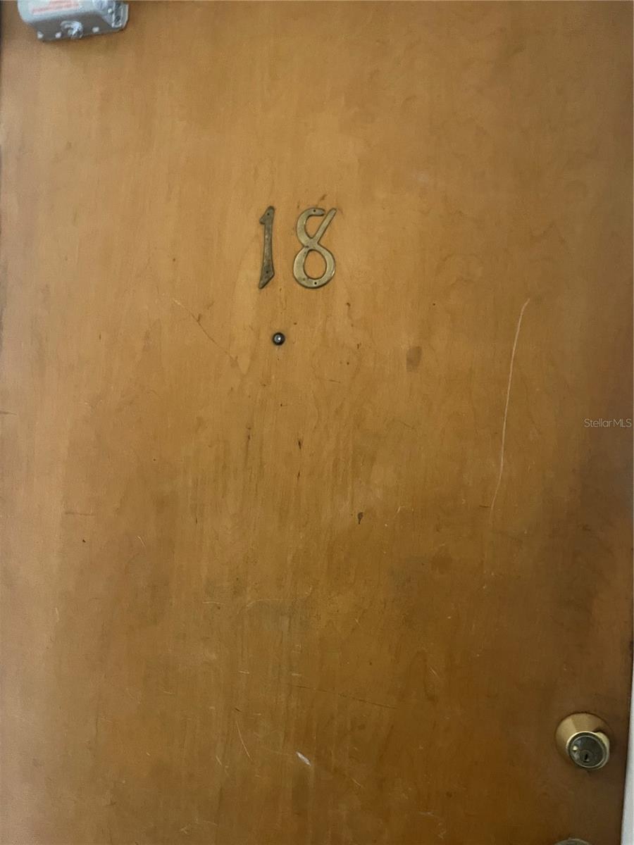 111 S NEWPORT AVE #18 — photo 2