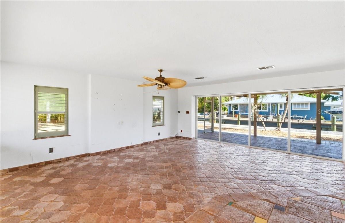 834 JUNGLE QUEEN WAY — photo 26