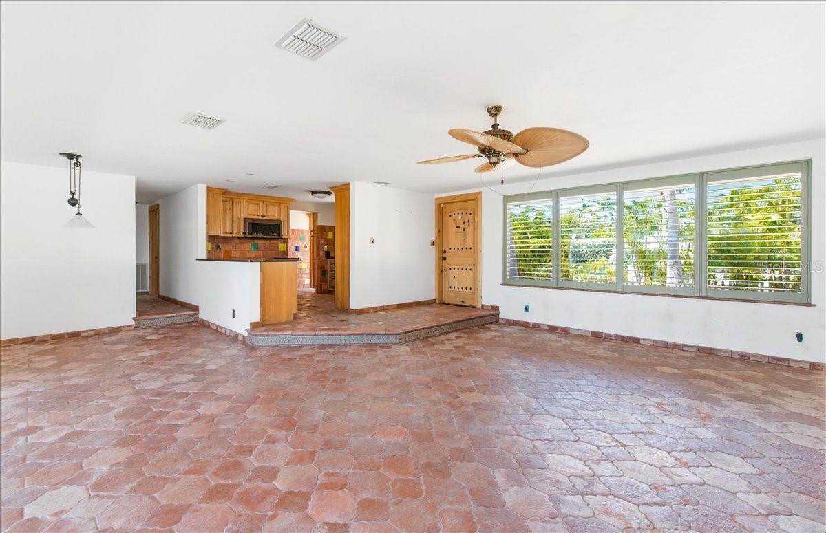 834 JUNGLE QUEEN WAY — photo 29