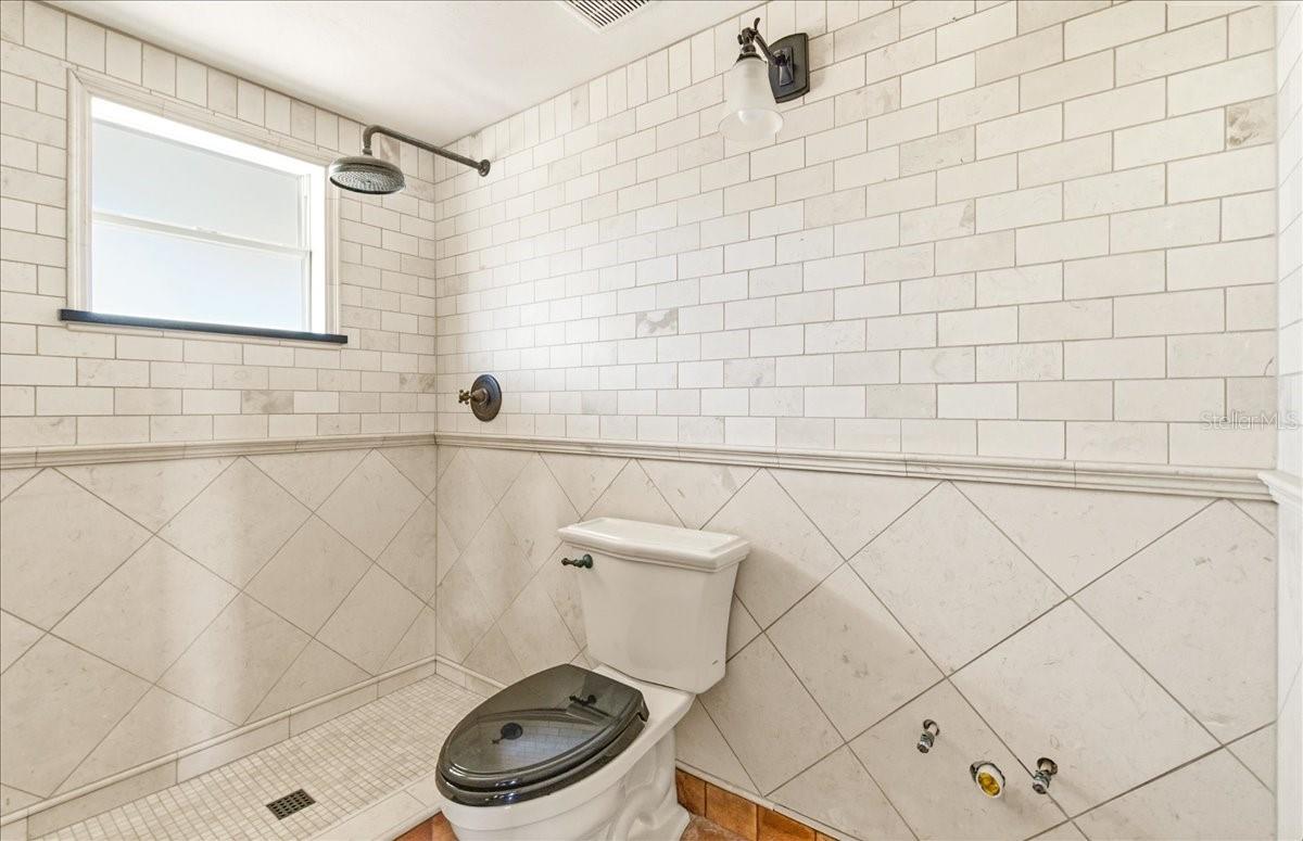 834 JUNGLE QUEEN WAY — photo 39