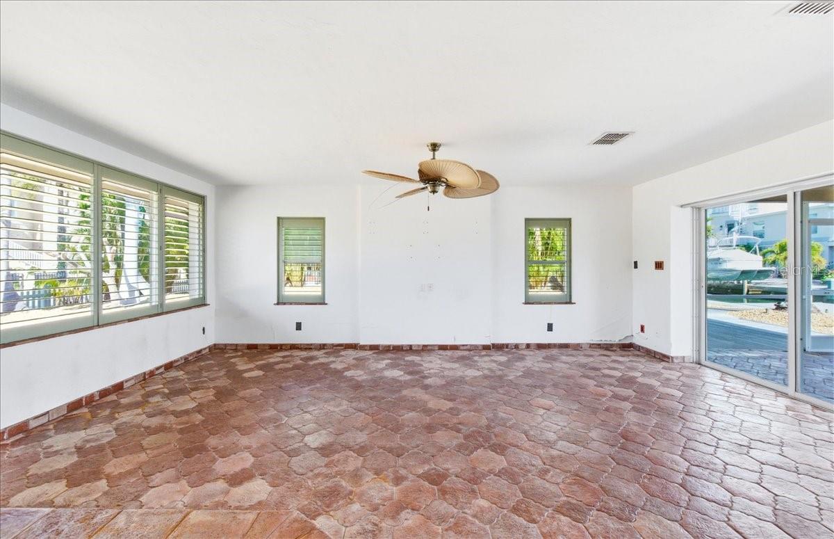 834 JUNGLE QUEEN WAY — photo 25