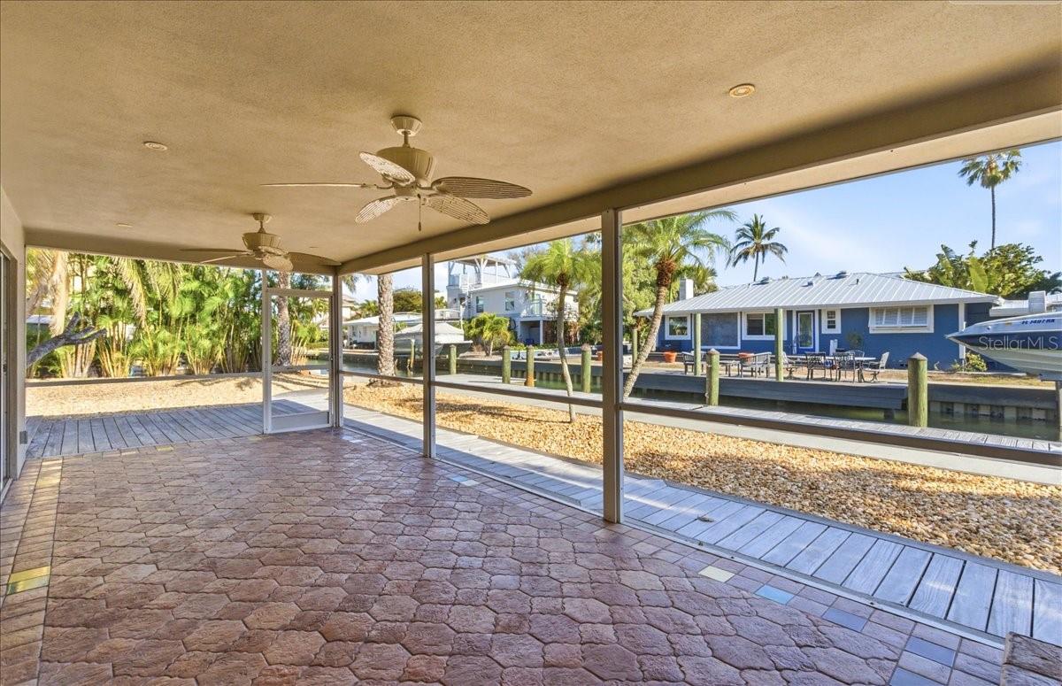 834 JUNGLE QUEEN WAY — photo 40