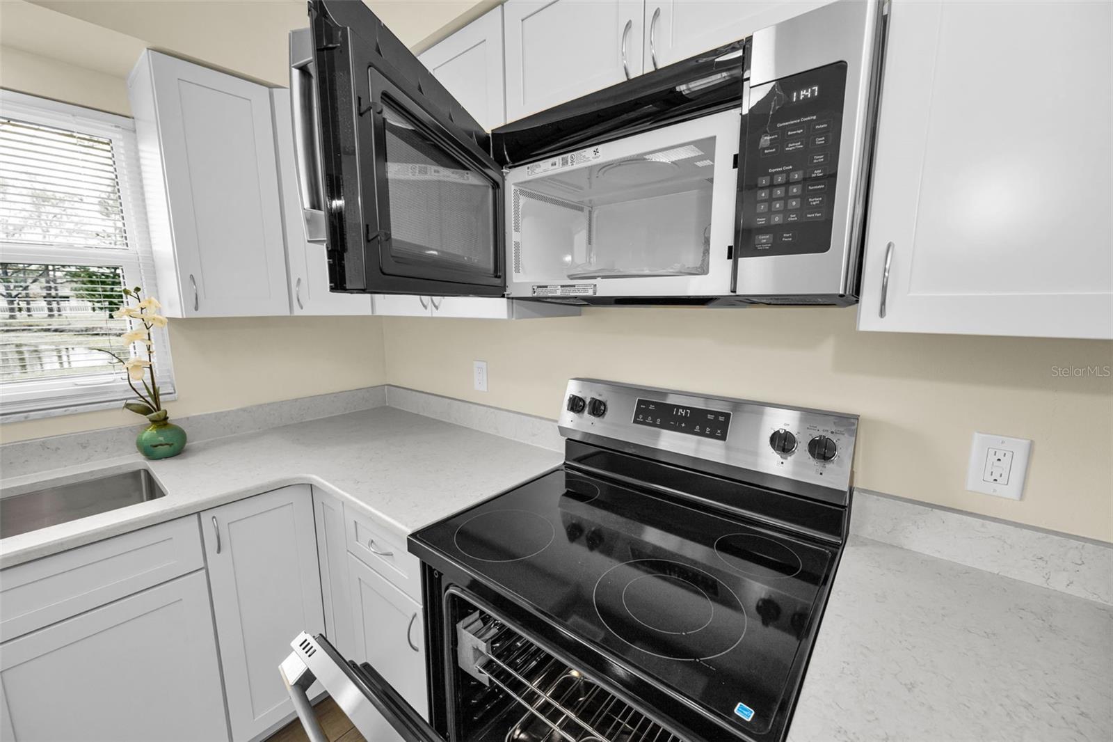 8315 BURGUNDY DR N #8315 — photo 13