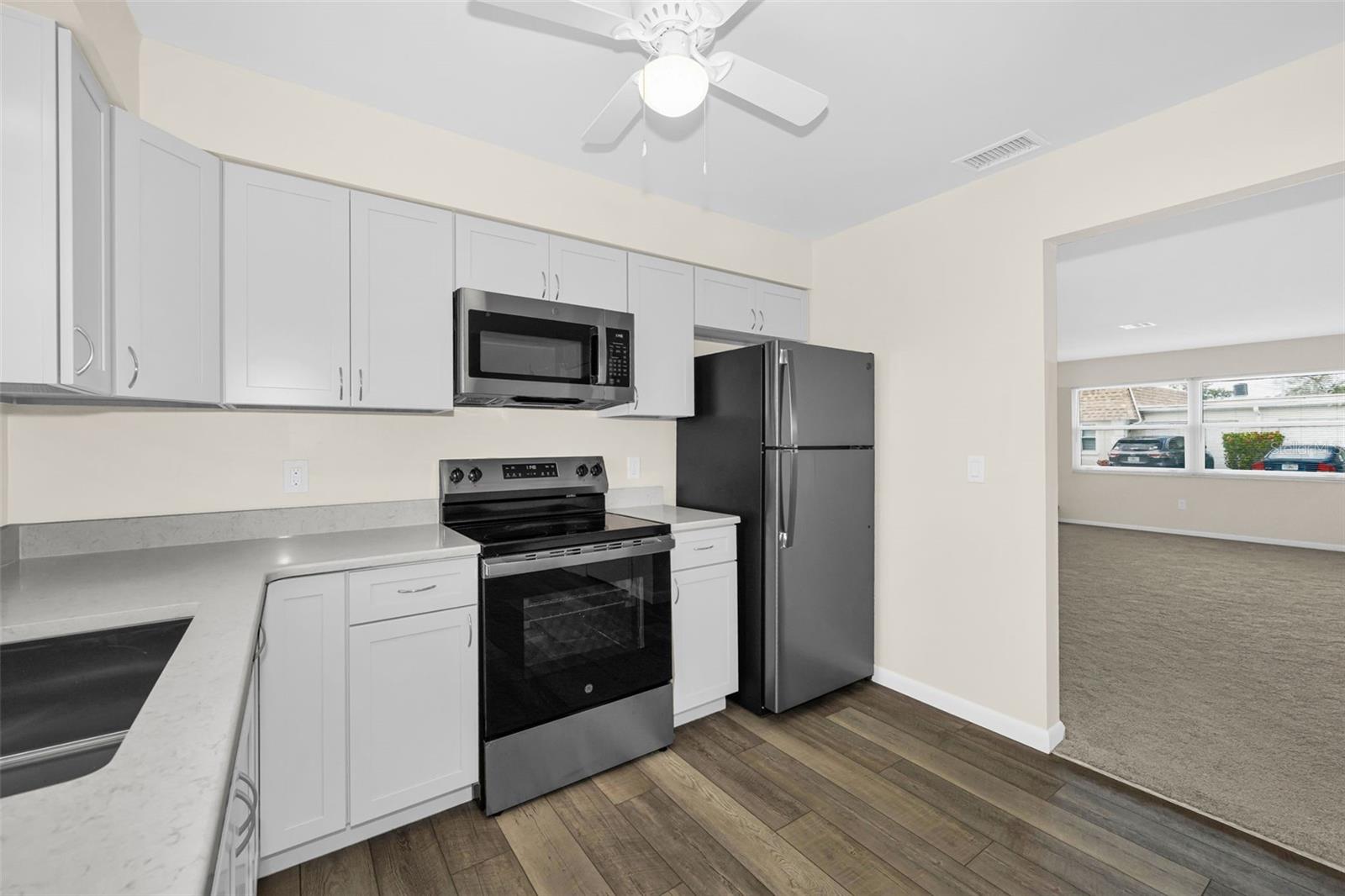 8315 BURGUNDY DR N #8315 — photo 12