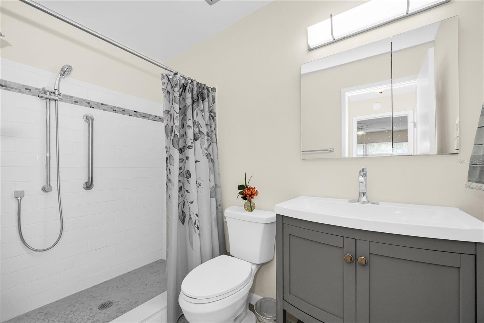 8315 BURGUNDY DR N #8315 — photo 18