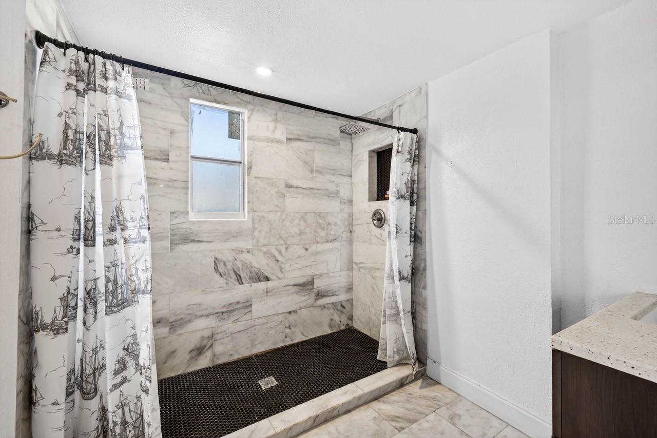 4205 N 15TH ST — photo 17