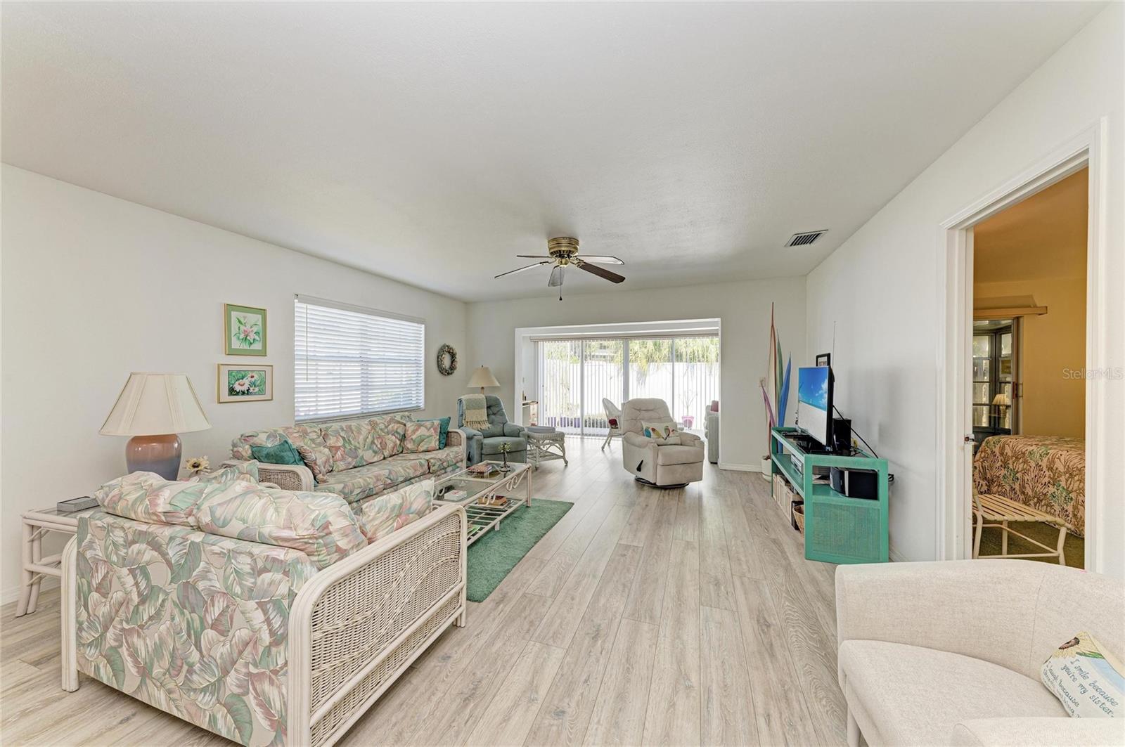 9417 KINGSTON DR #9417 — photo 17