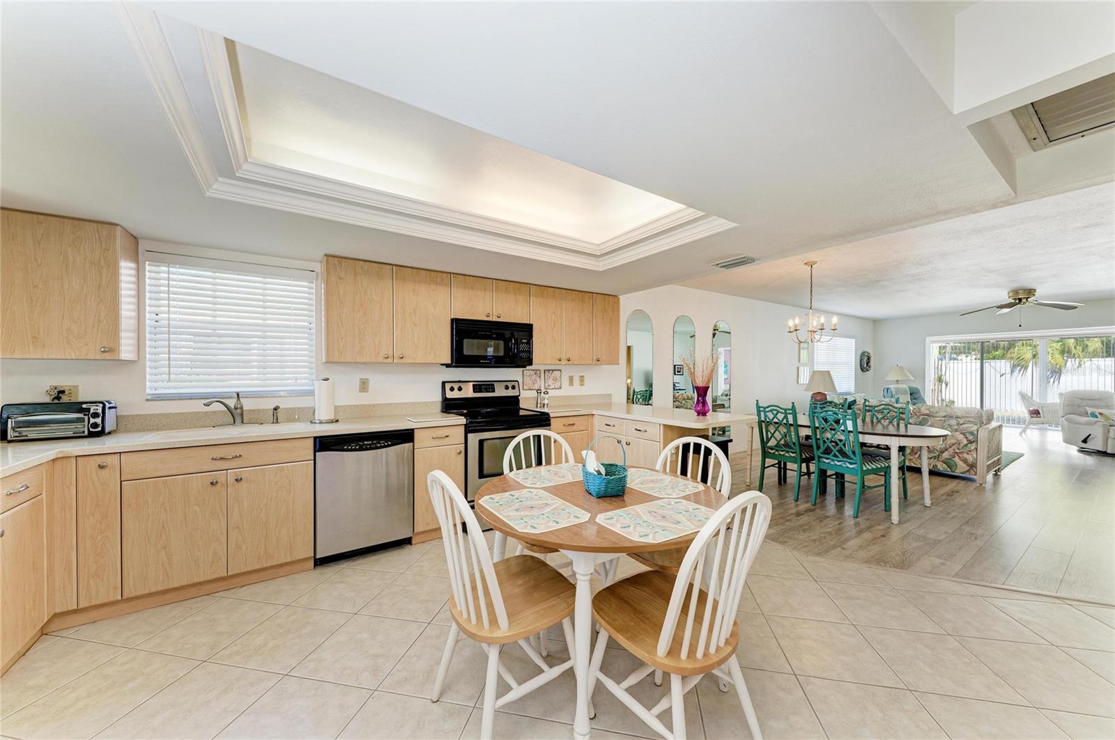9417 KINGSTON DR #9417 — photo 8