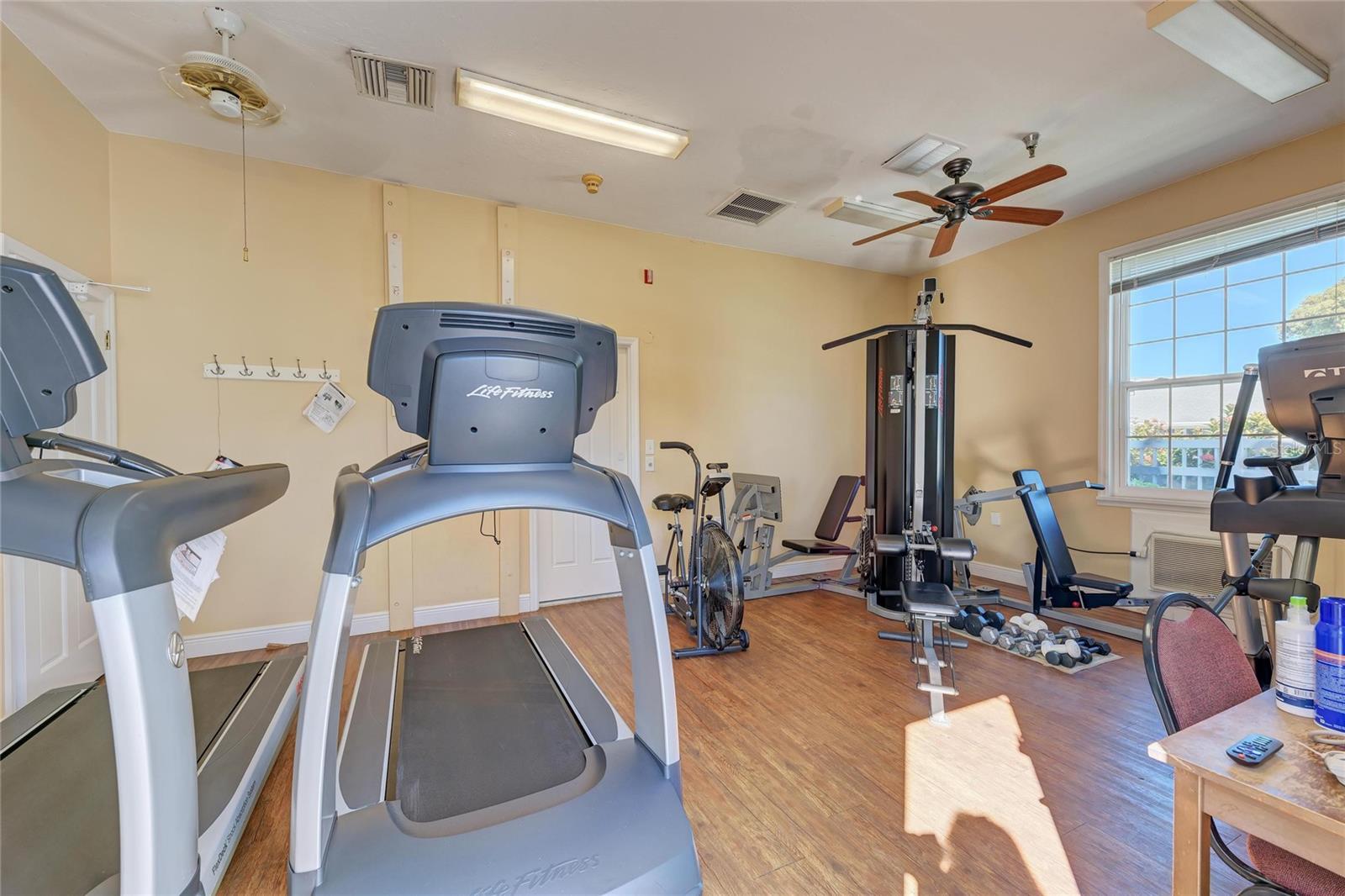 9417 KINGSTON DR #9417 — photo 50