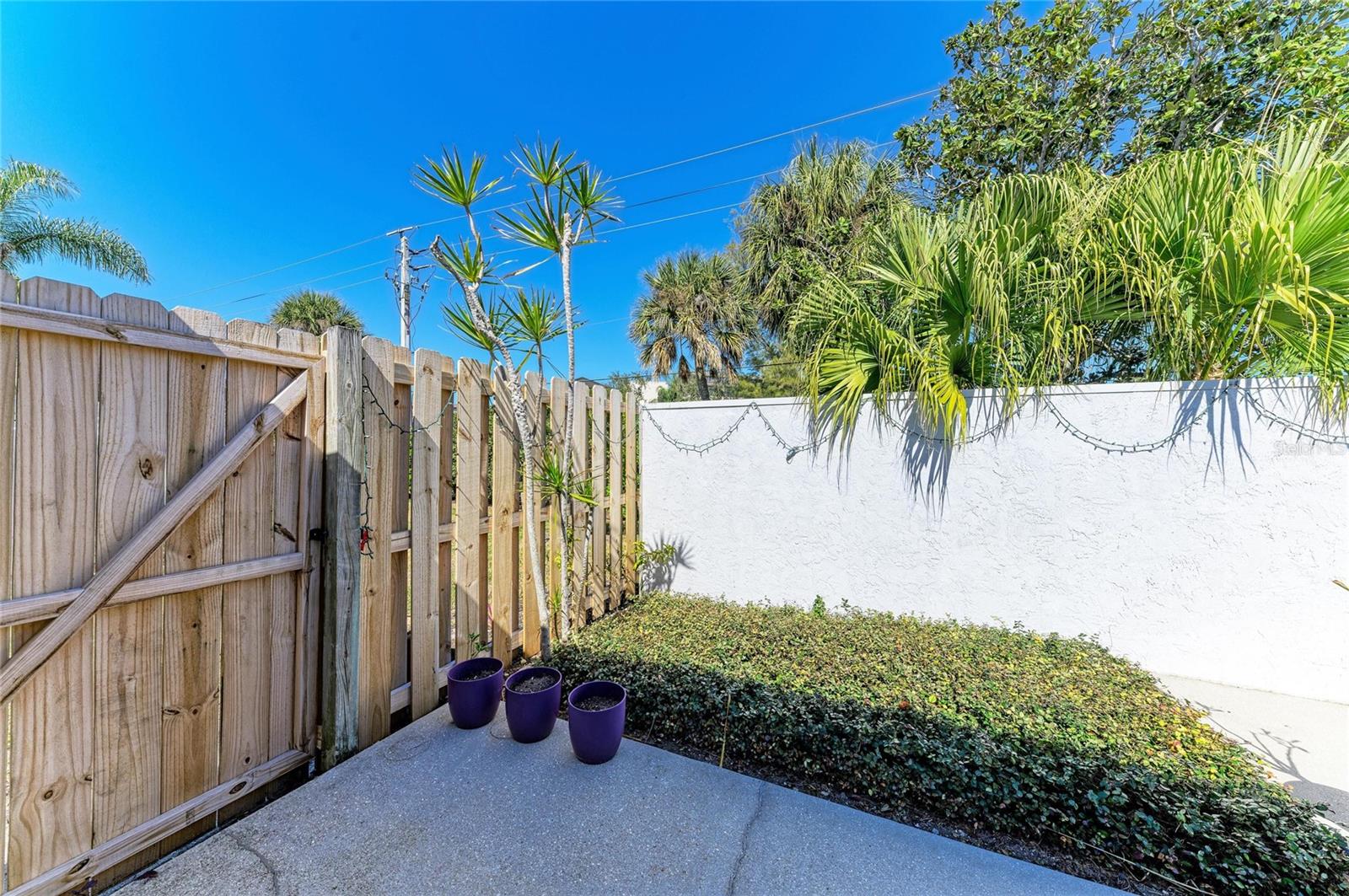 9417 KINGSTON DR #9417 — photo 32