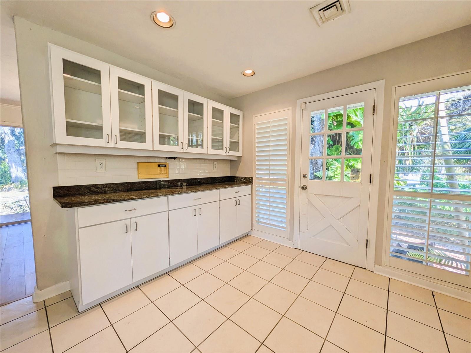4554 COOPER RD — photo 8