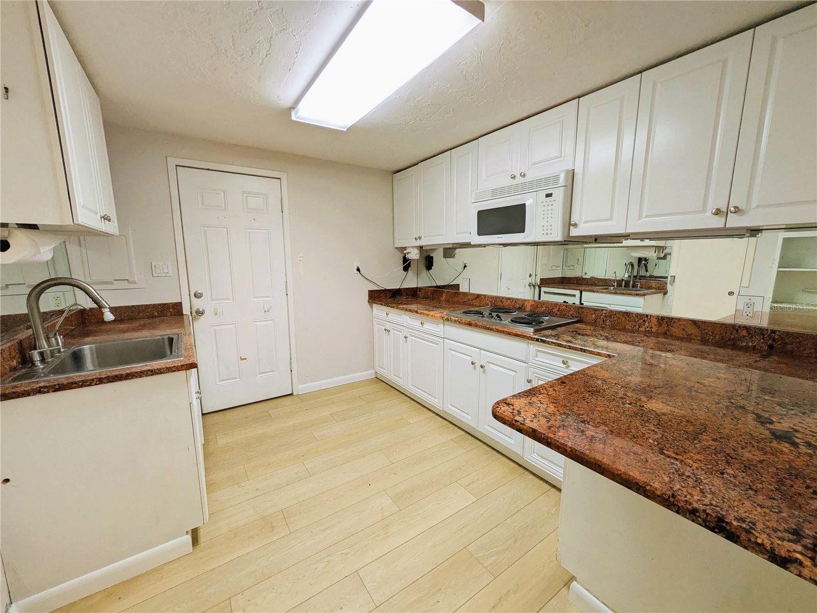 4554 COOPER RD — photo 23
