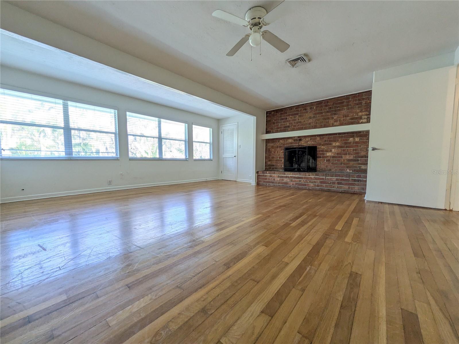 4554 COOPER RD — photo 12