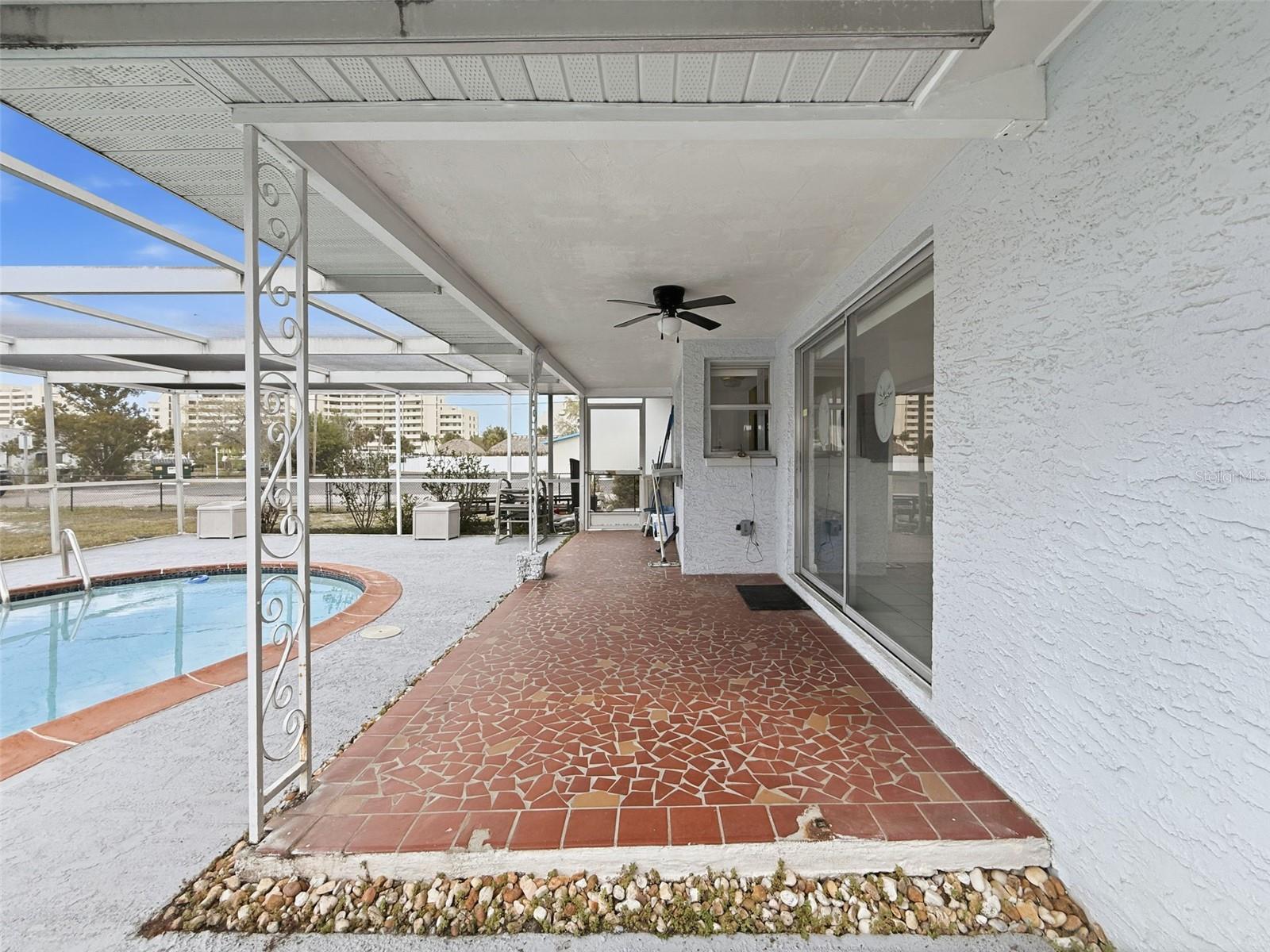 13701 VERONICA DR — photo 31