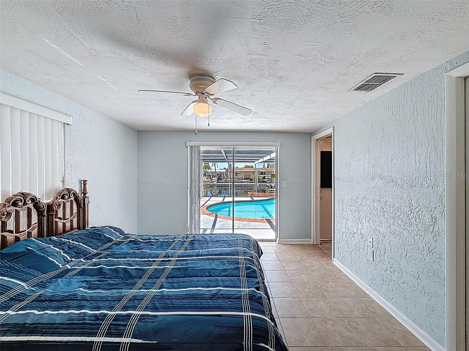 13701 VERONICA DR — photo 47
