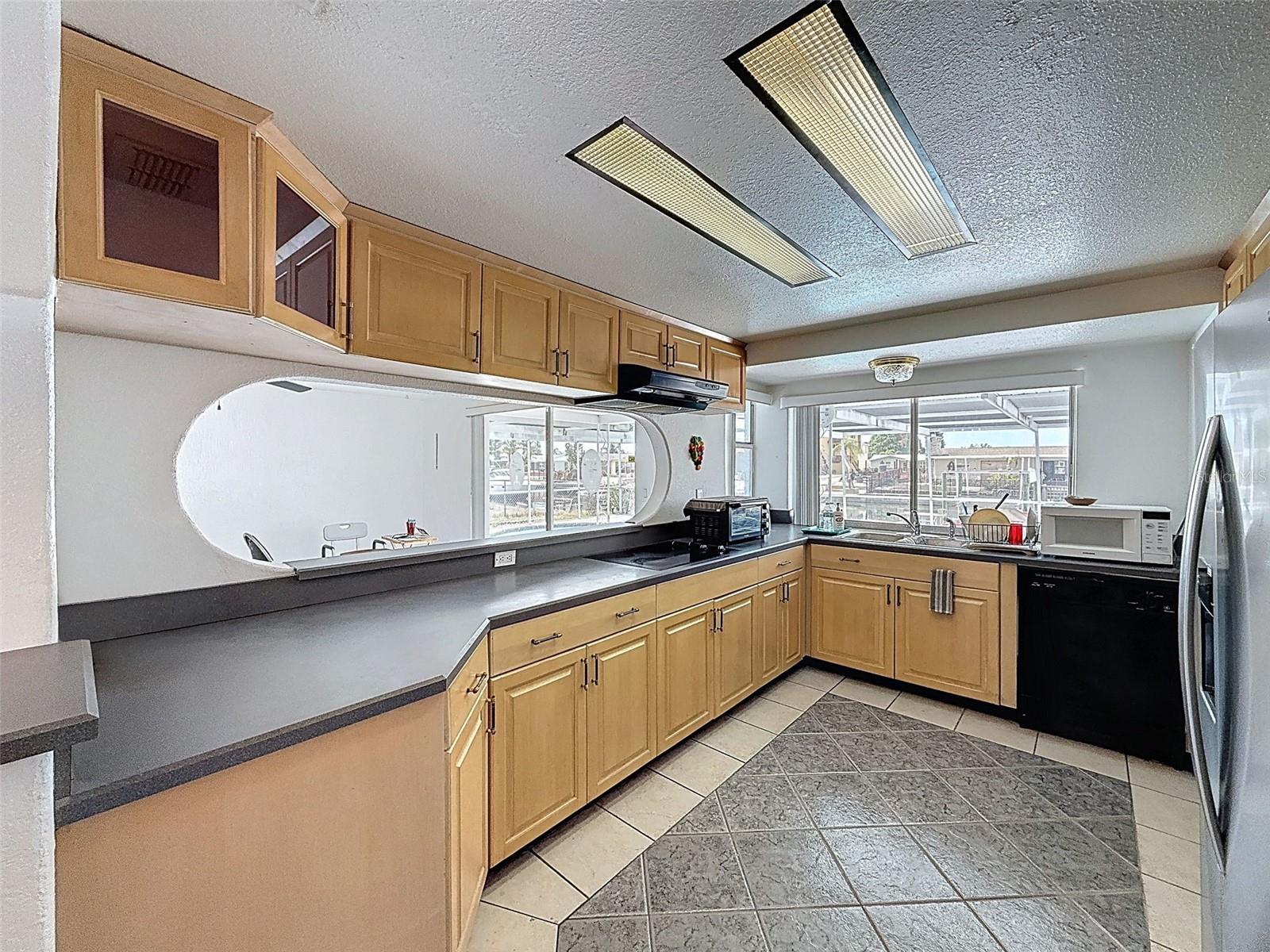 13701 VERONICA DR — photo 24