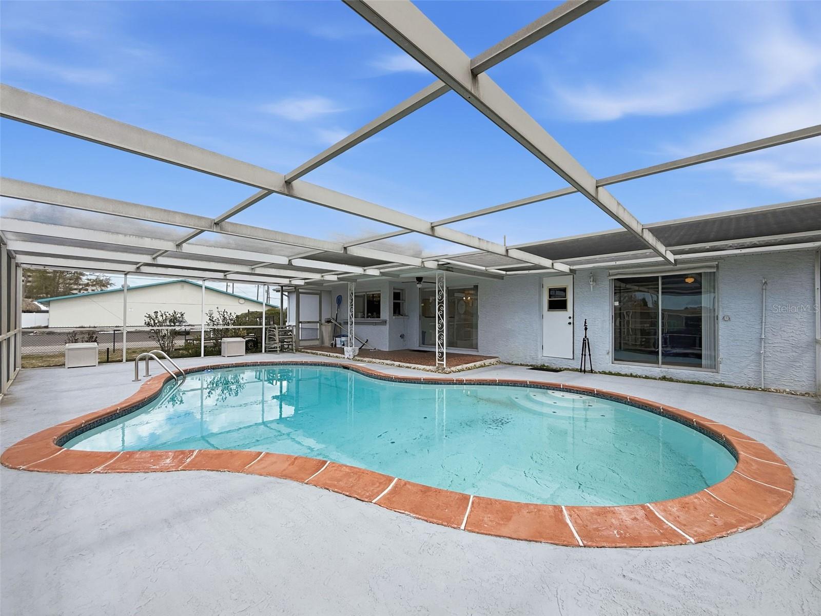 13701 VERONICA DR — photo 38