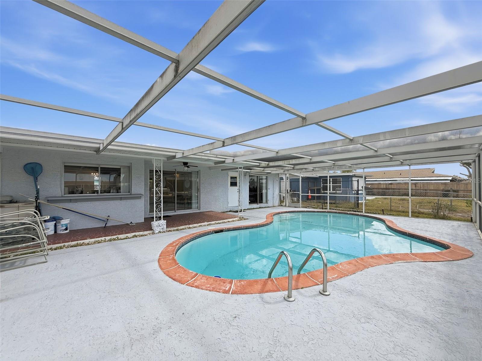 13701 VERONICA DR — photo 34
