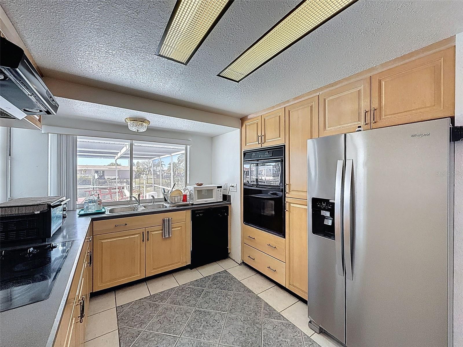 13701 VERONICA DR — photo 25