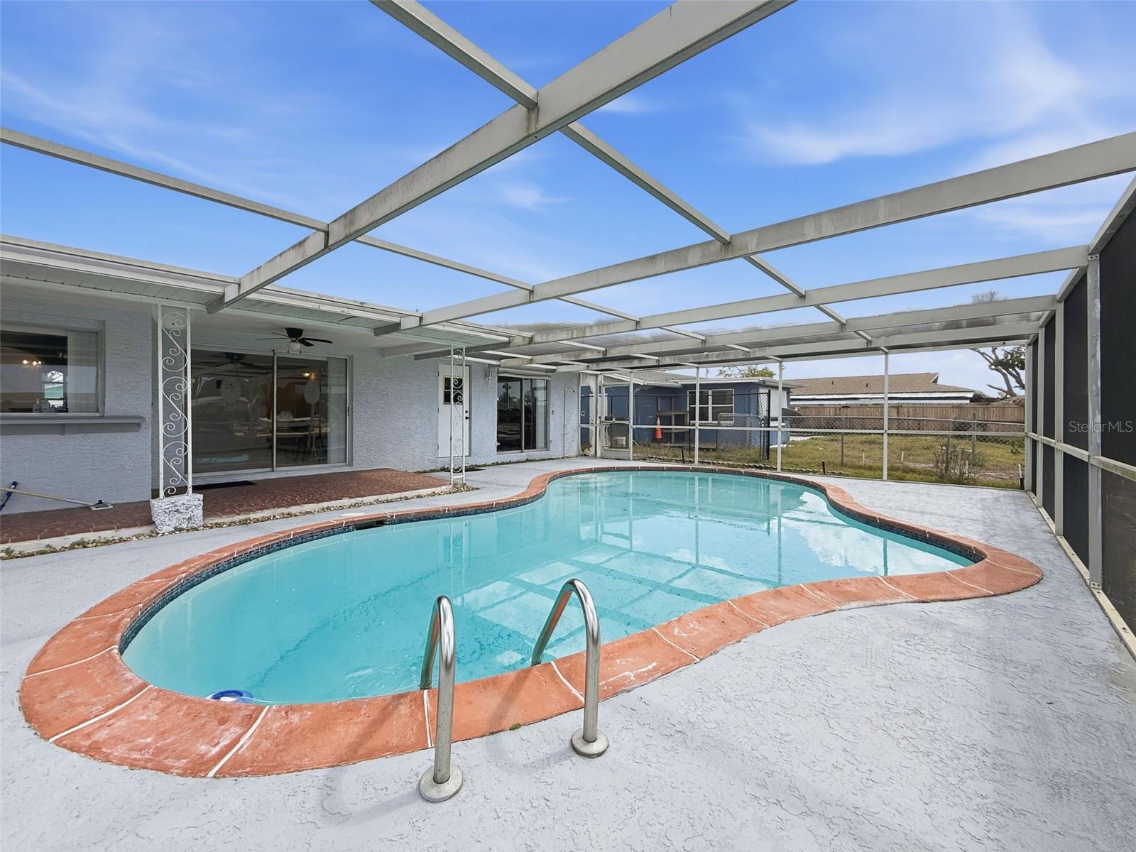 13701 VERONICA DR — photo 35