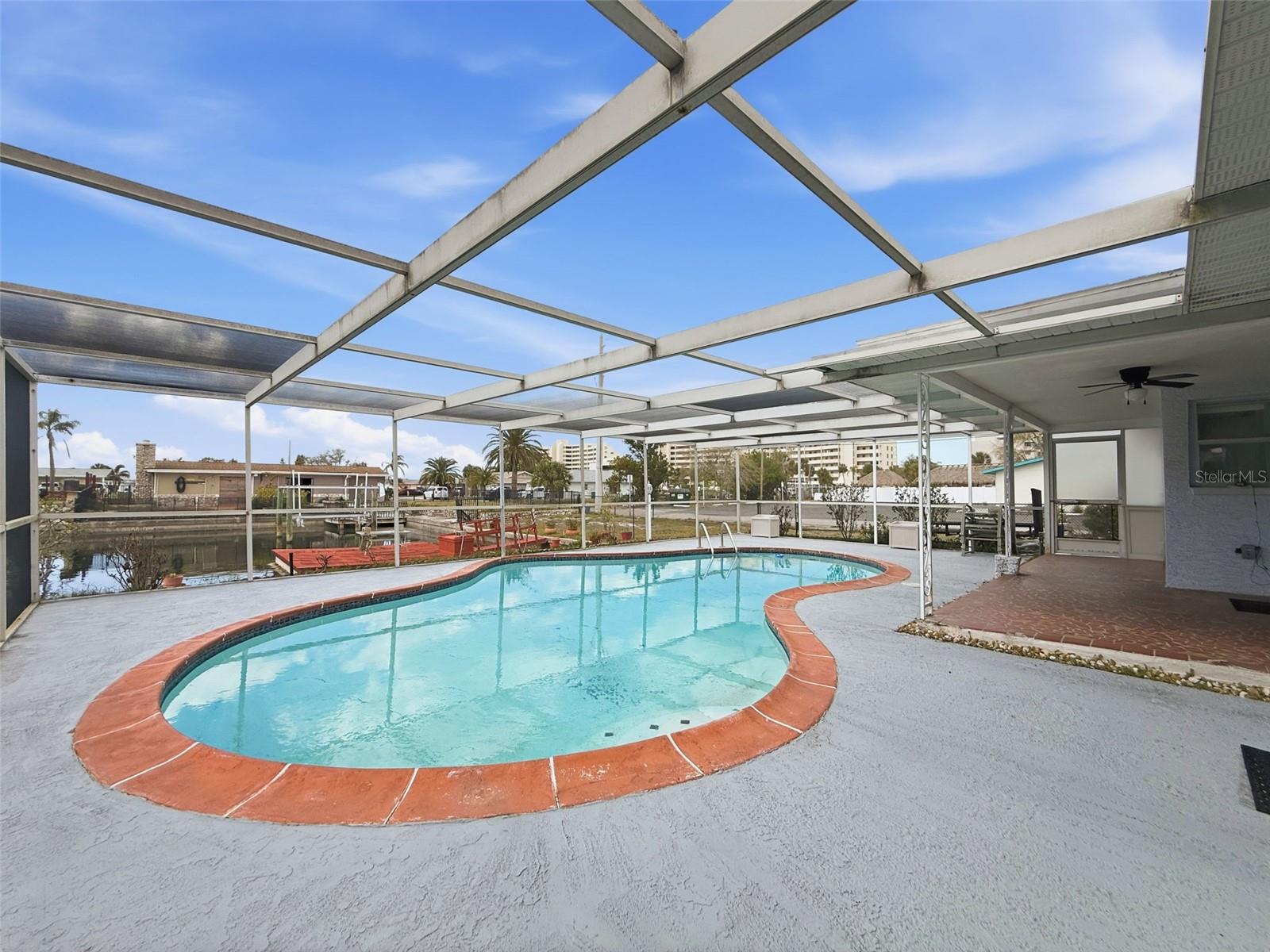 13701 VERONICA DR — photo 37