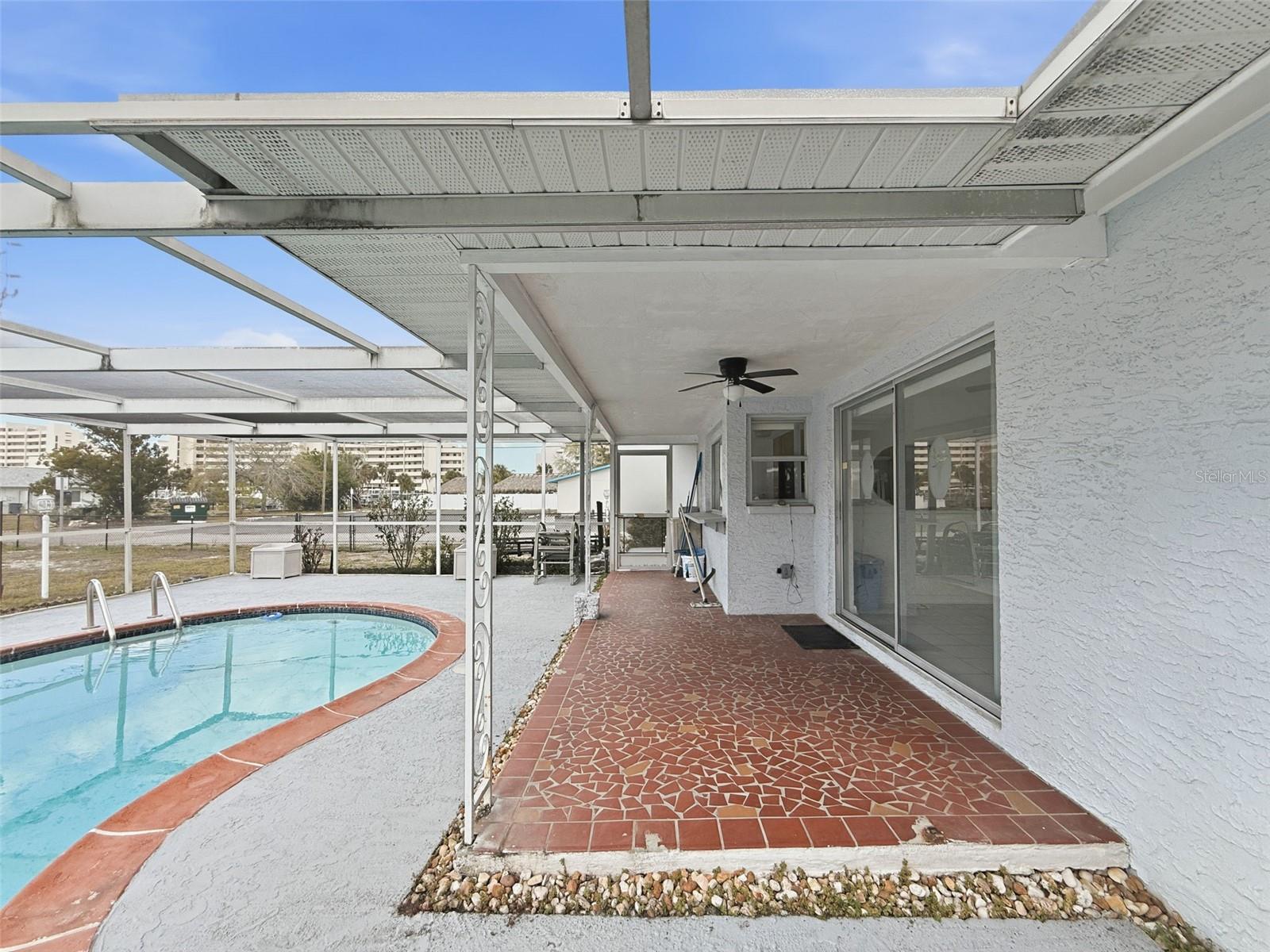 13701 VERONICA DR — photo 32