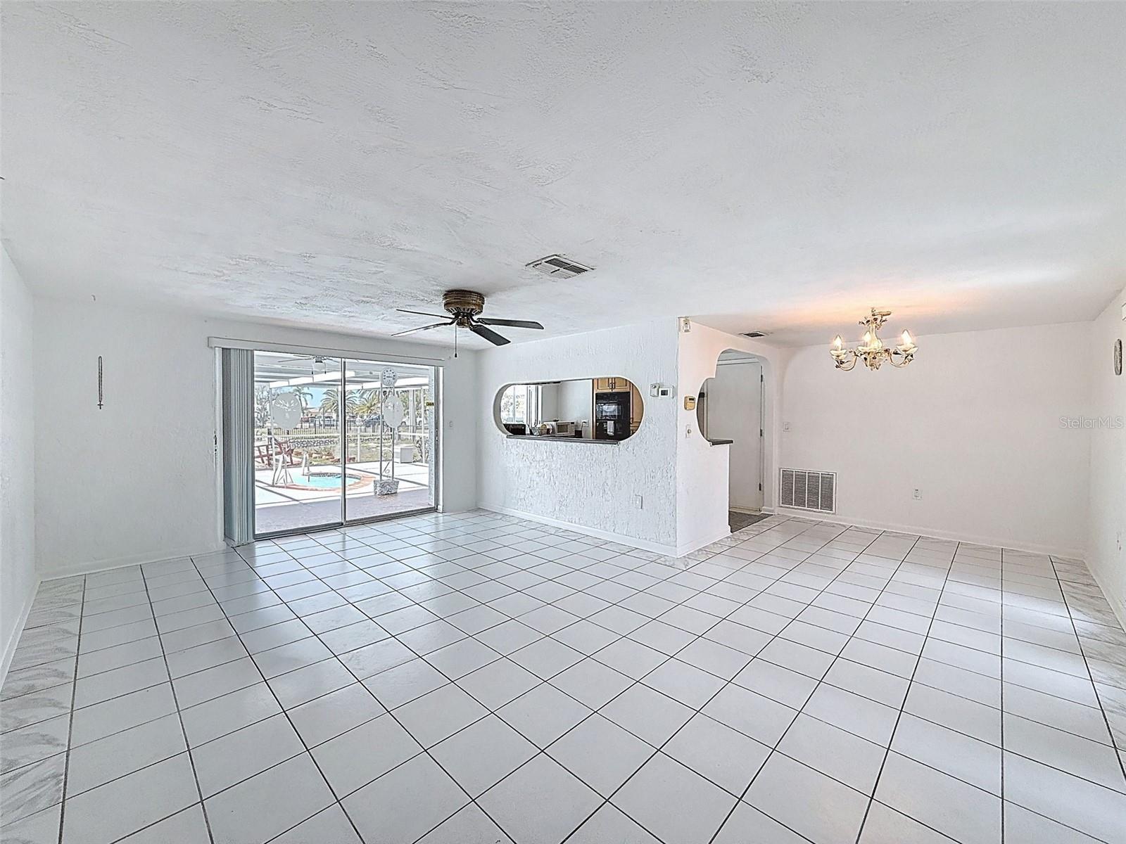 13701 VERONICA DR — photo 12