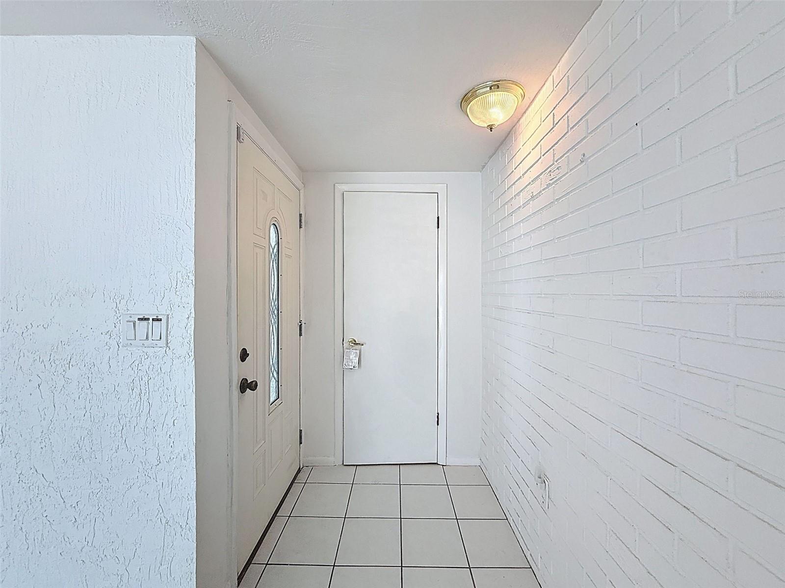 13701 VERONICA DR — photo 10