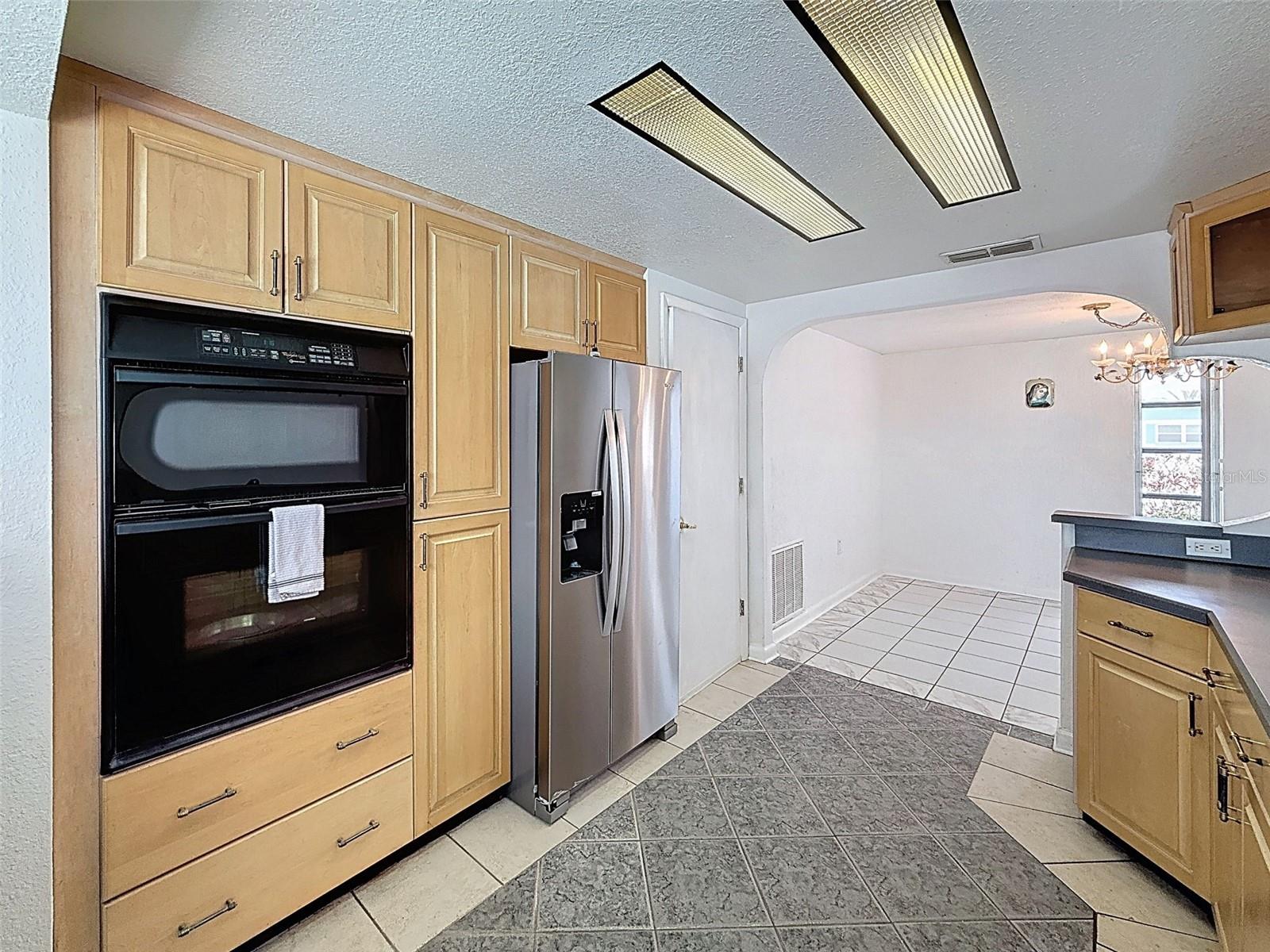 13701 VERONICA DR — photo 28