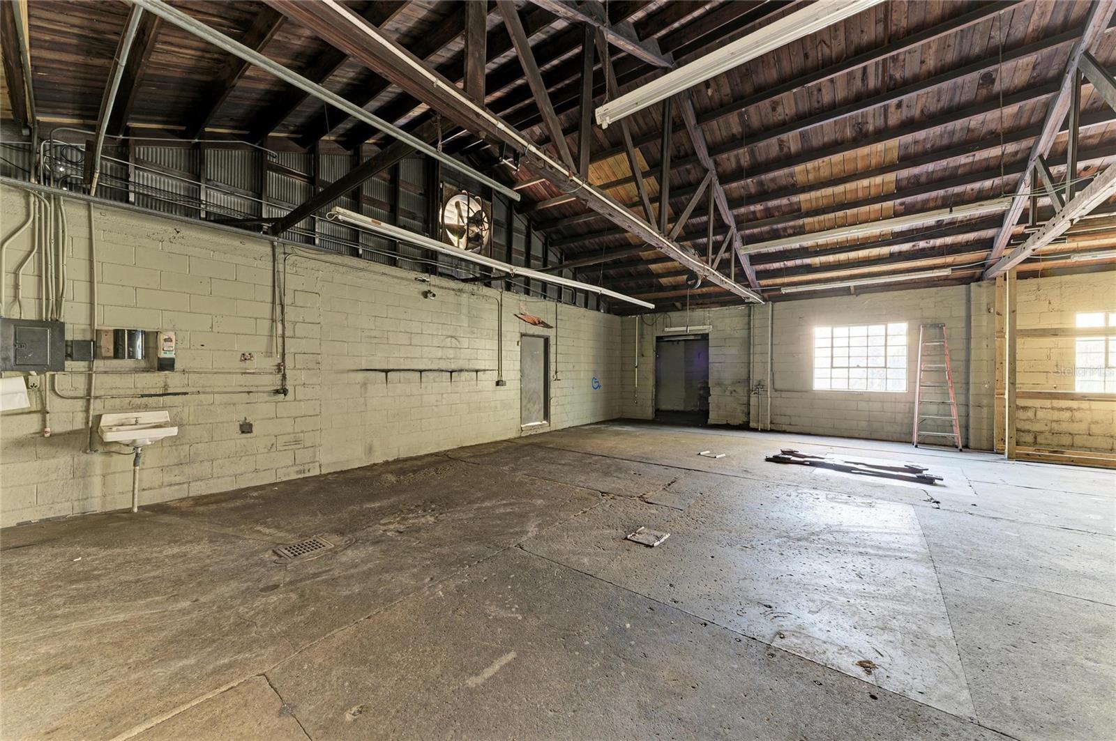 400 W CENTRAL AVE — photo 16