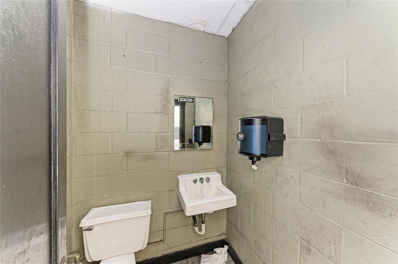 400 W CENTRAL AVE — photo 12