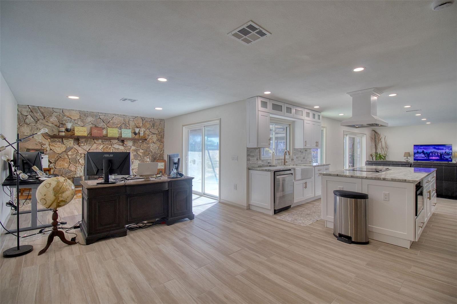 13804 PLUMOSA AVE — photo 19