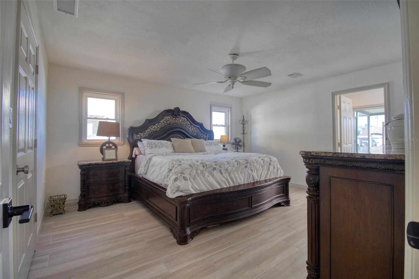 13804 PLUMOSA AVE — photo 21