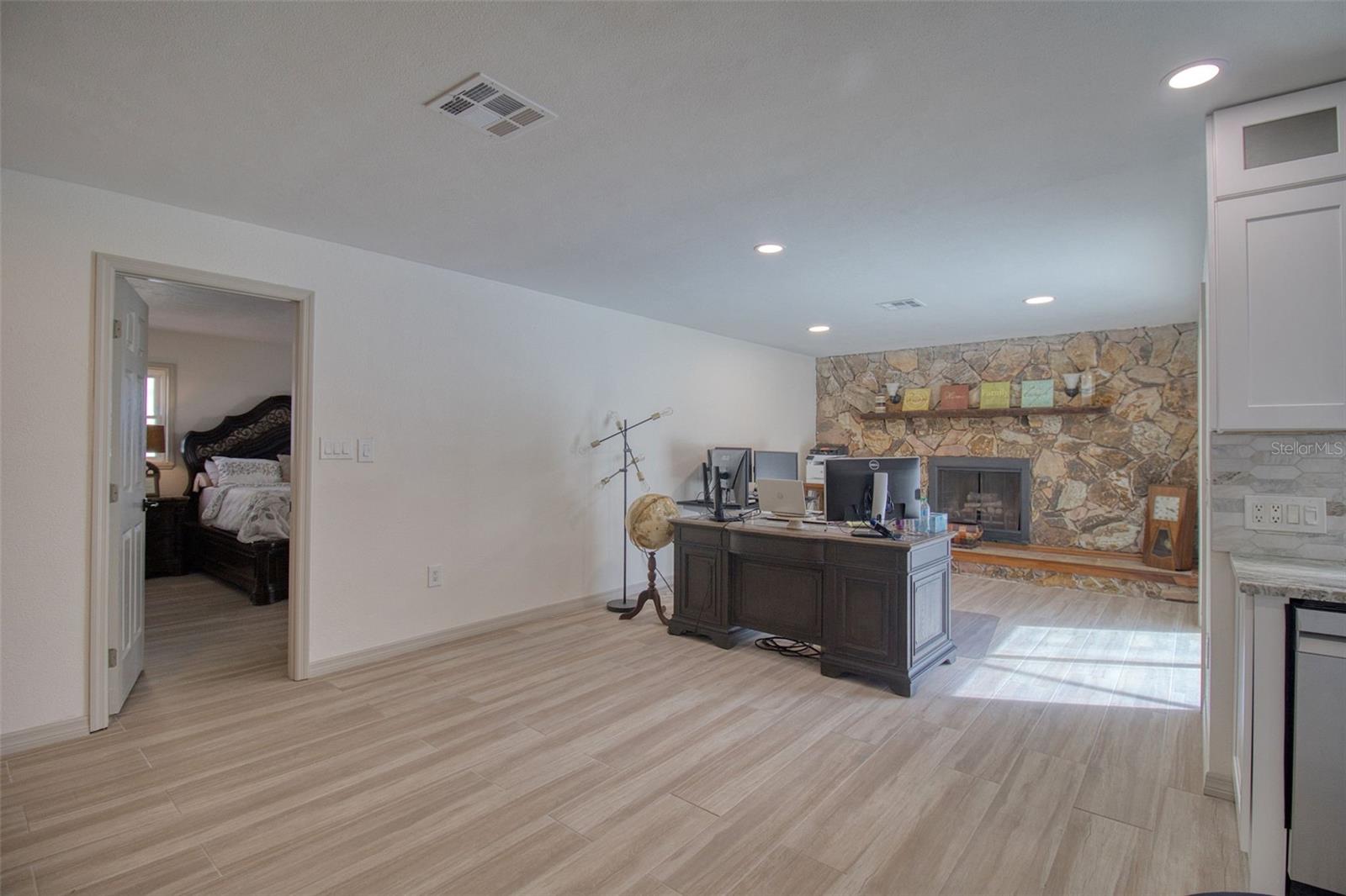 13804 PLUMOSA AVE — photo 20