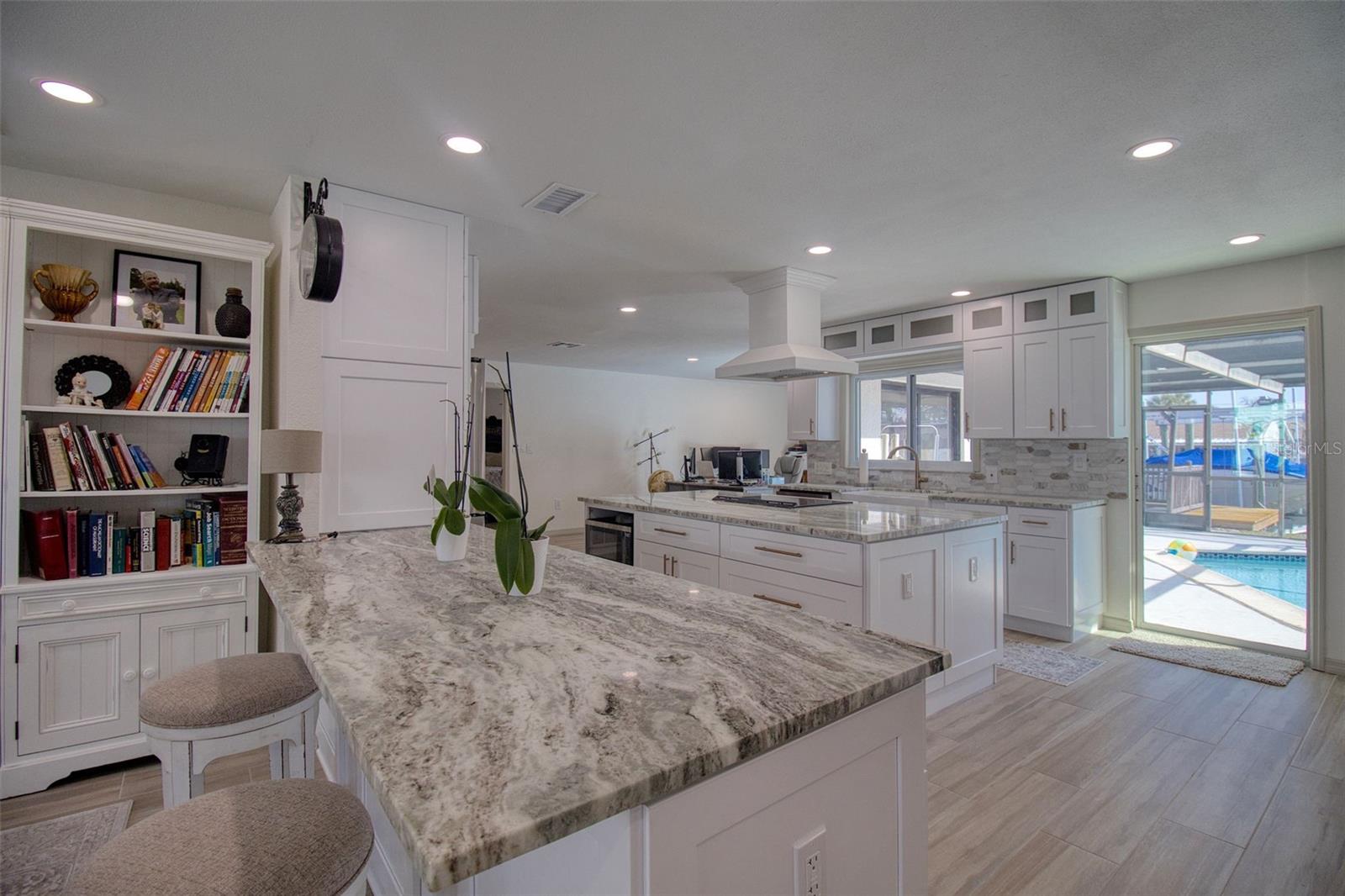 13804 PLUMOSA AVE — photo 17