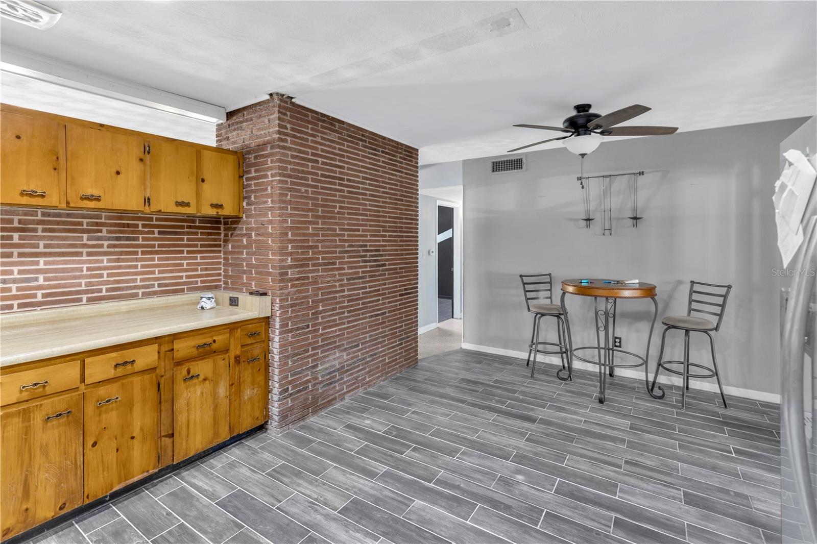 310 KENMORE RD — photo 8