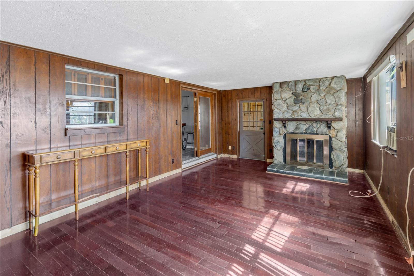 310 KENMORE RD — photo 10