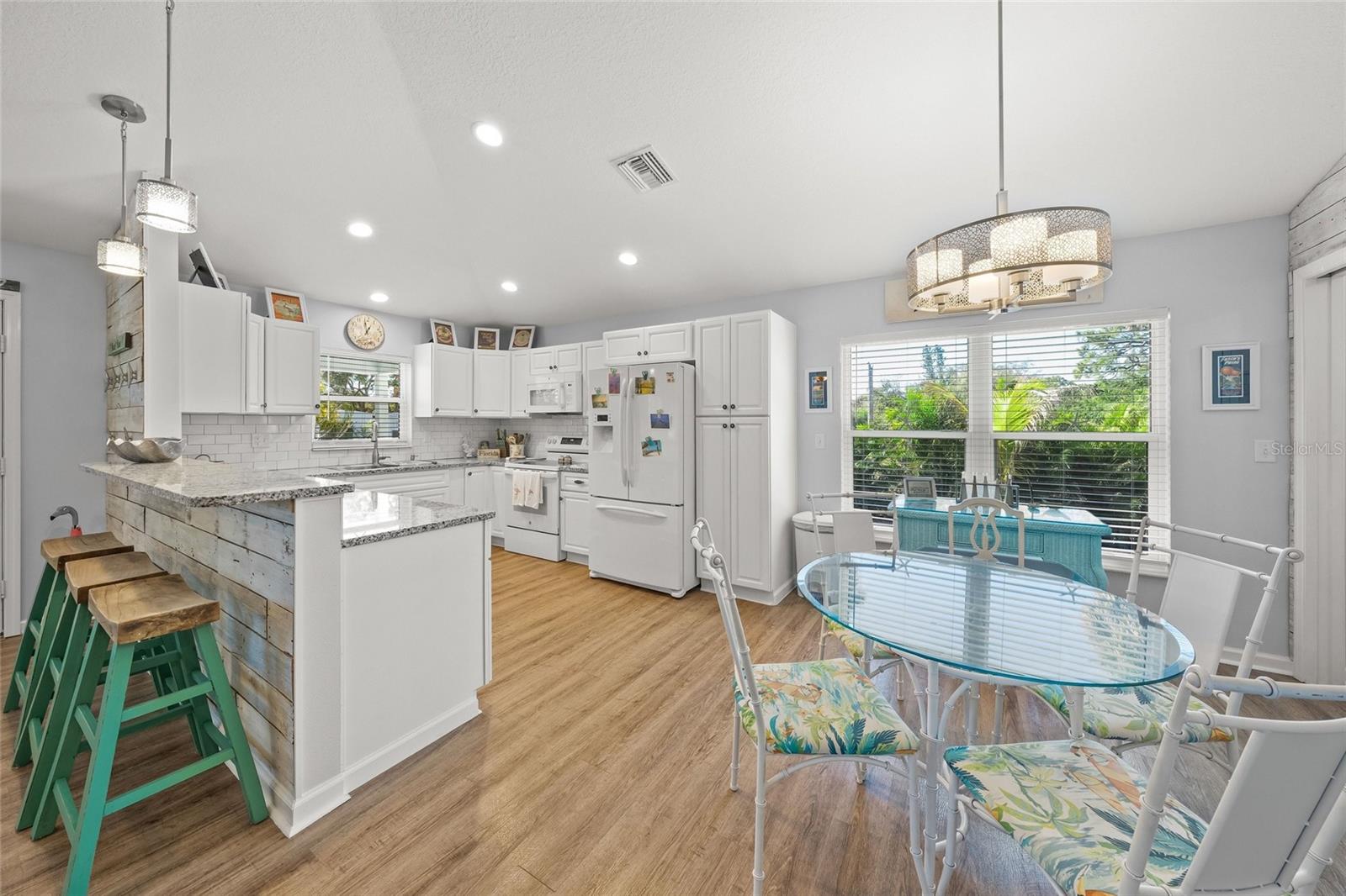 116 AVENIDA LA PALMA — photo 15