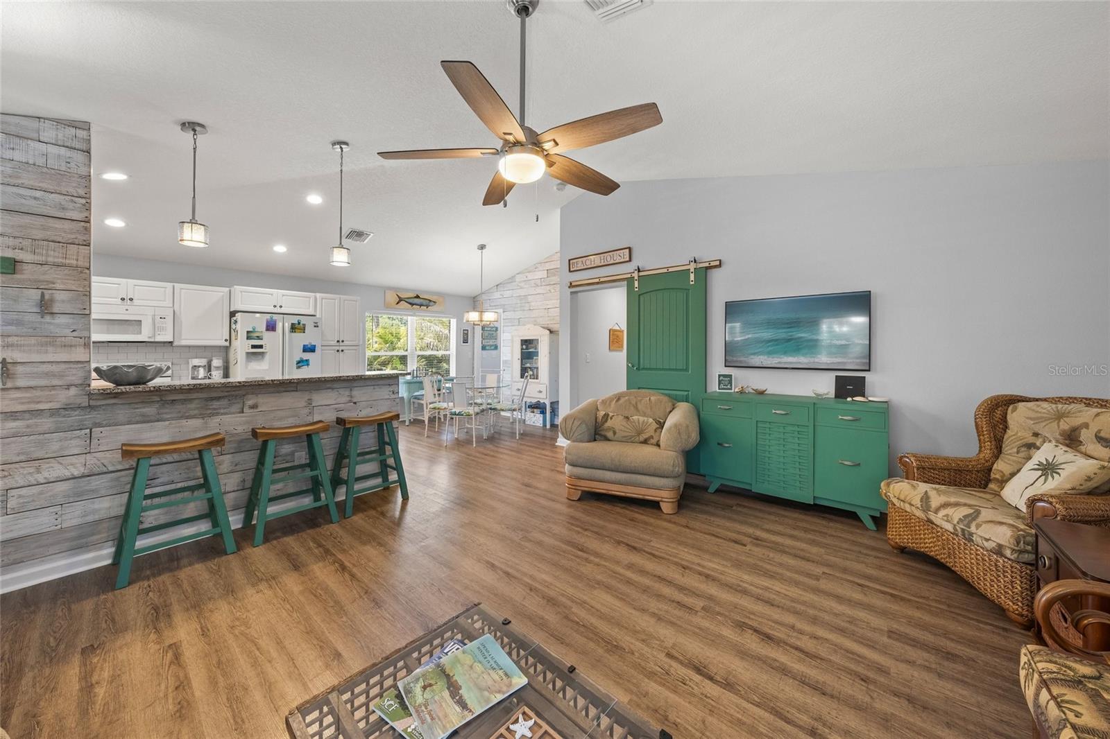 116 AVENIDA LA PALMA — photo 22