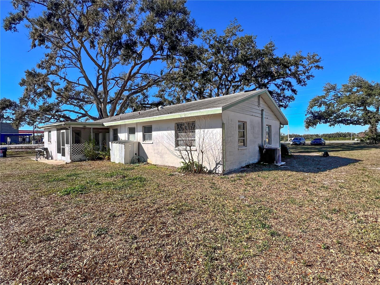2519 MOCCASIN WALLOW RD — photo 9