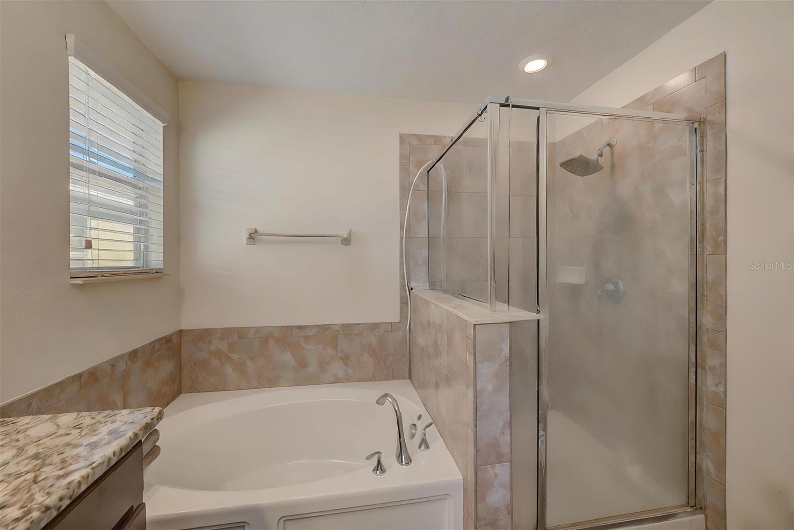 1902 HAWKS VIEW DR — photo 22