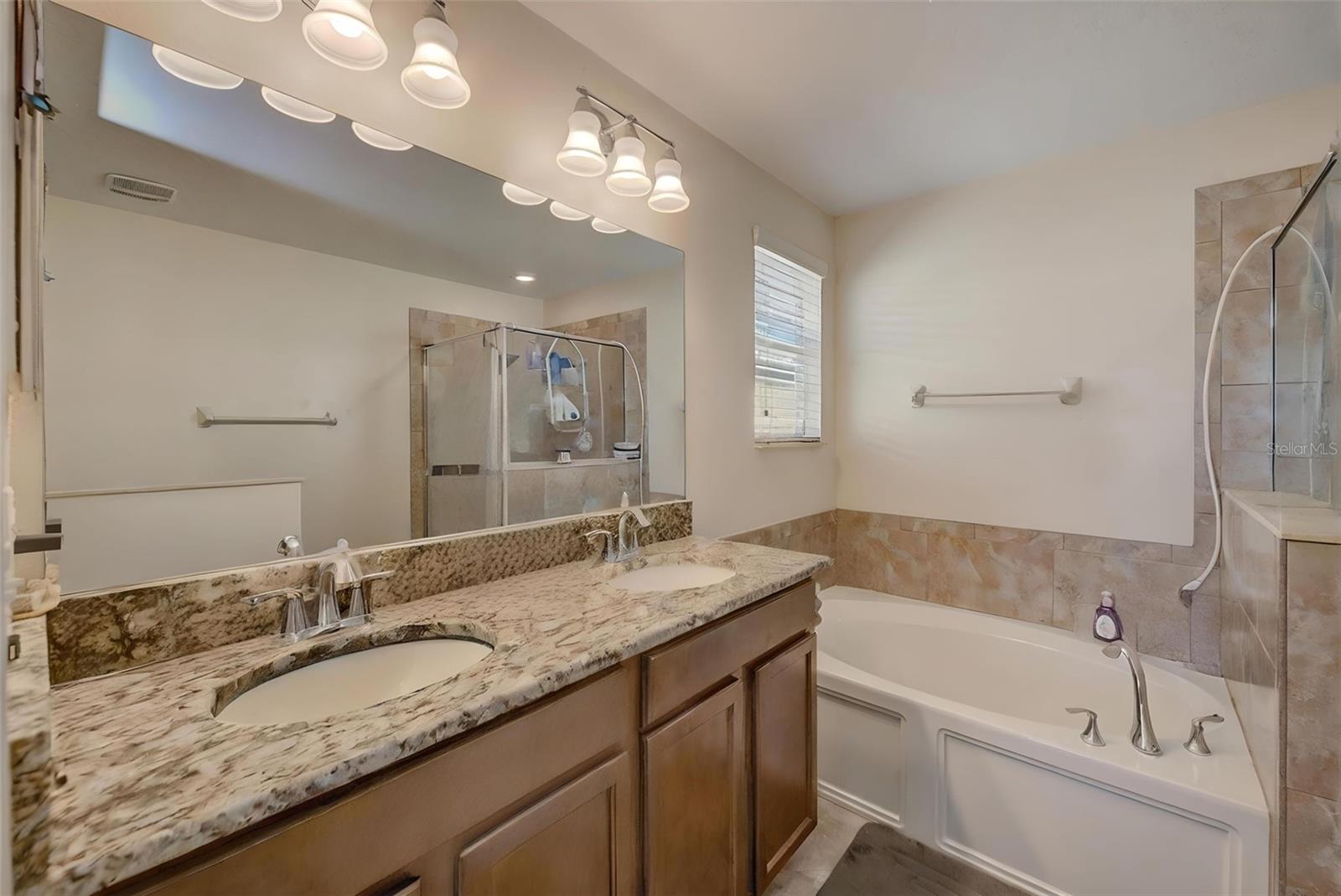 1902 HAWKS VIEW DR — photo 23