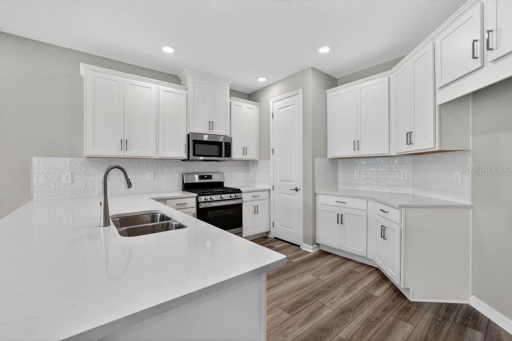 13419 COMMONS AVE — photo 5