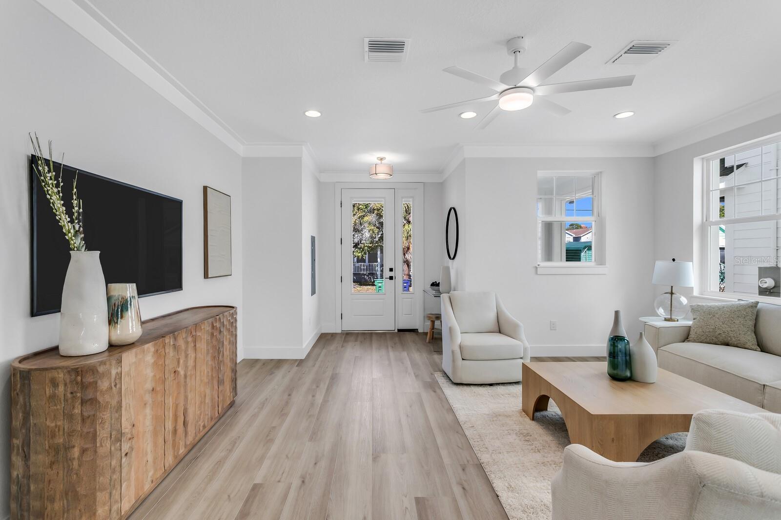 2138 W CHESTNUT ST — photo 17
