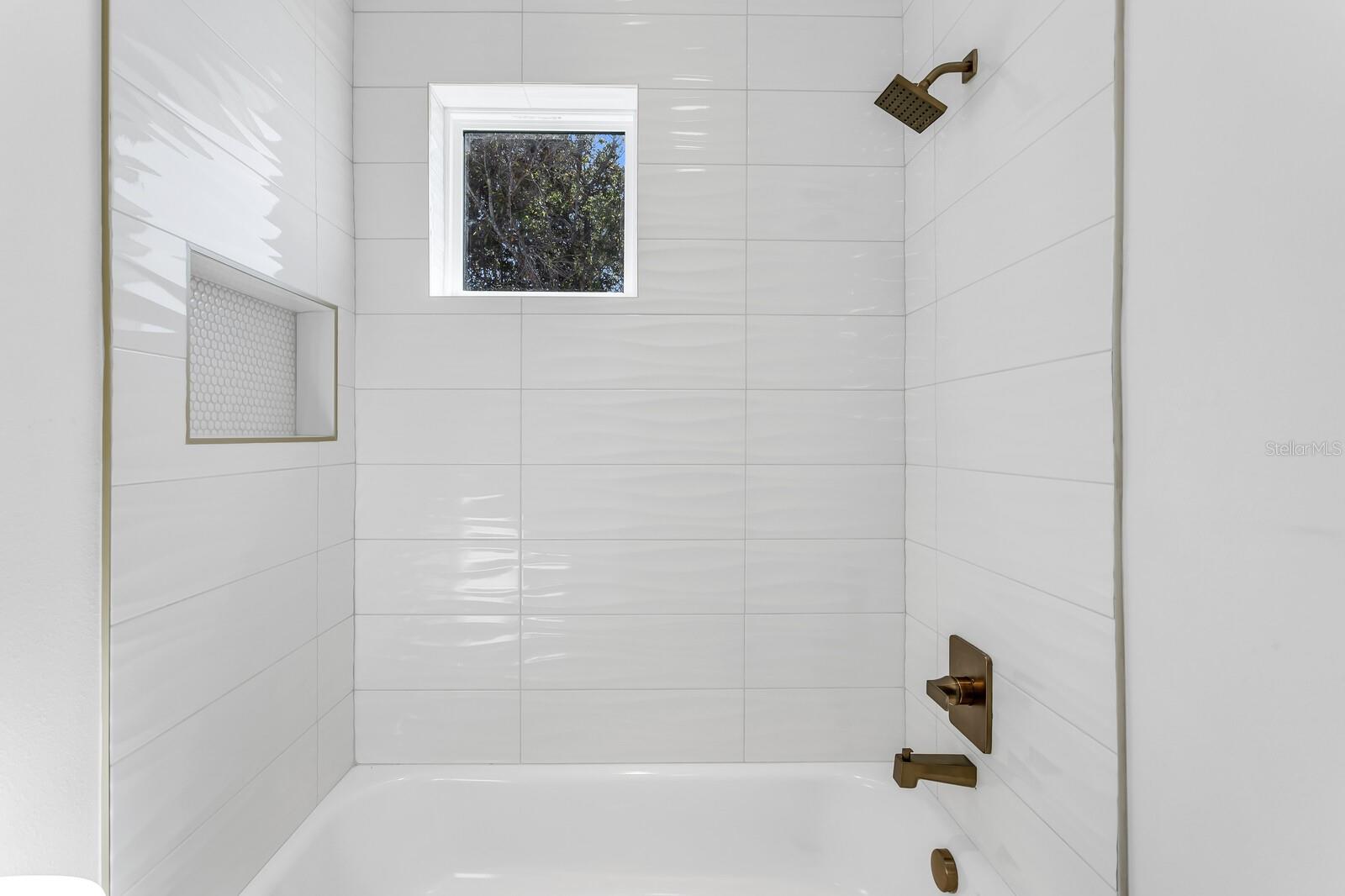 2138 W CHESTNUT ST — photo 33
