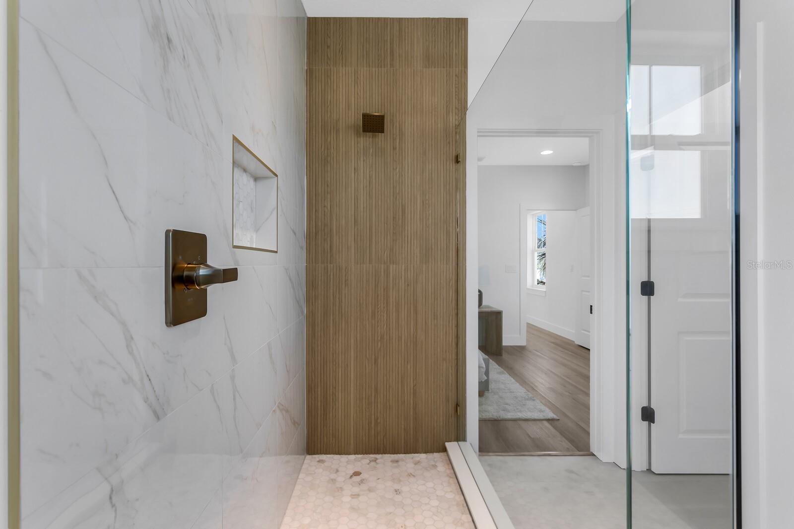 2138 W CHESTNUT ST — photo 31