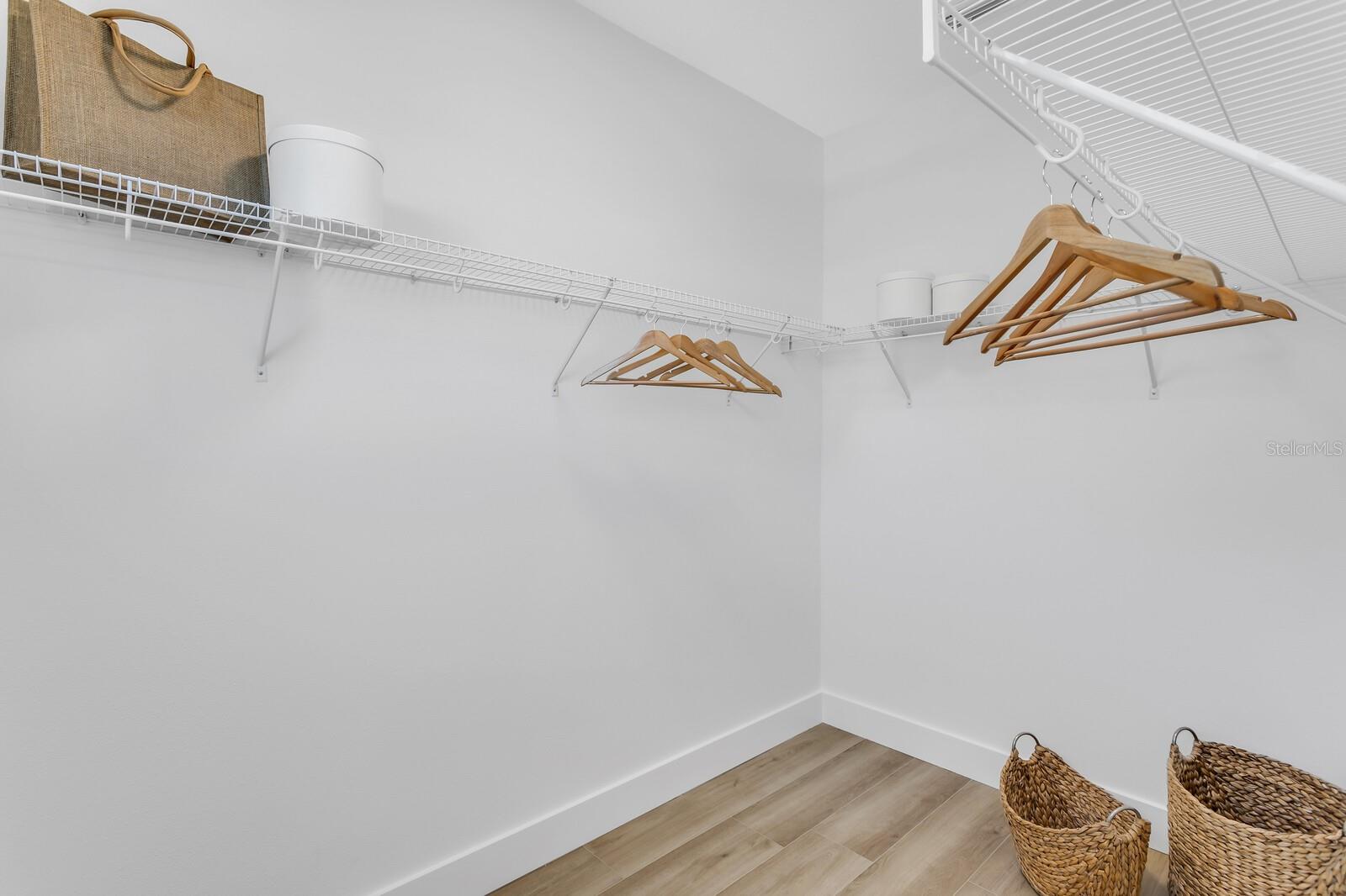 2138 W CHESTNUT ST — photo 38