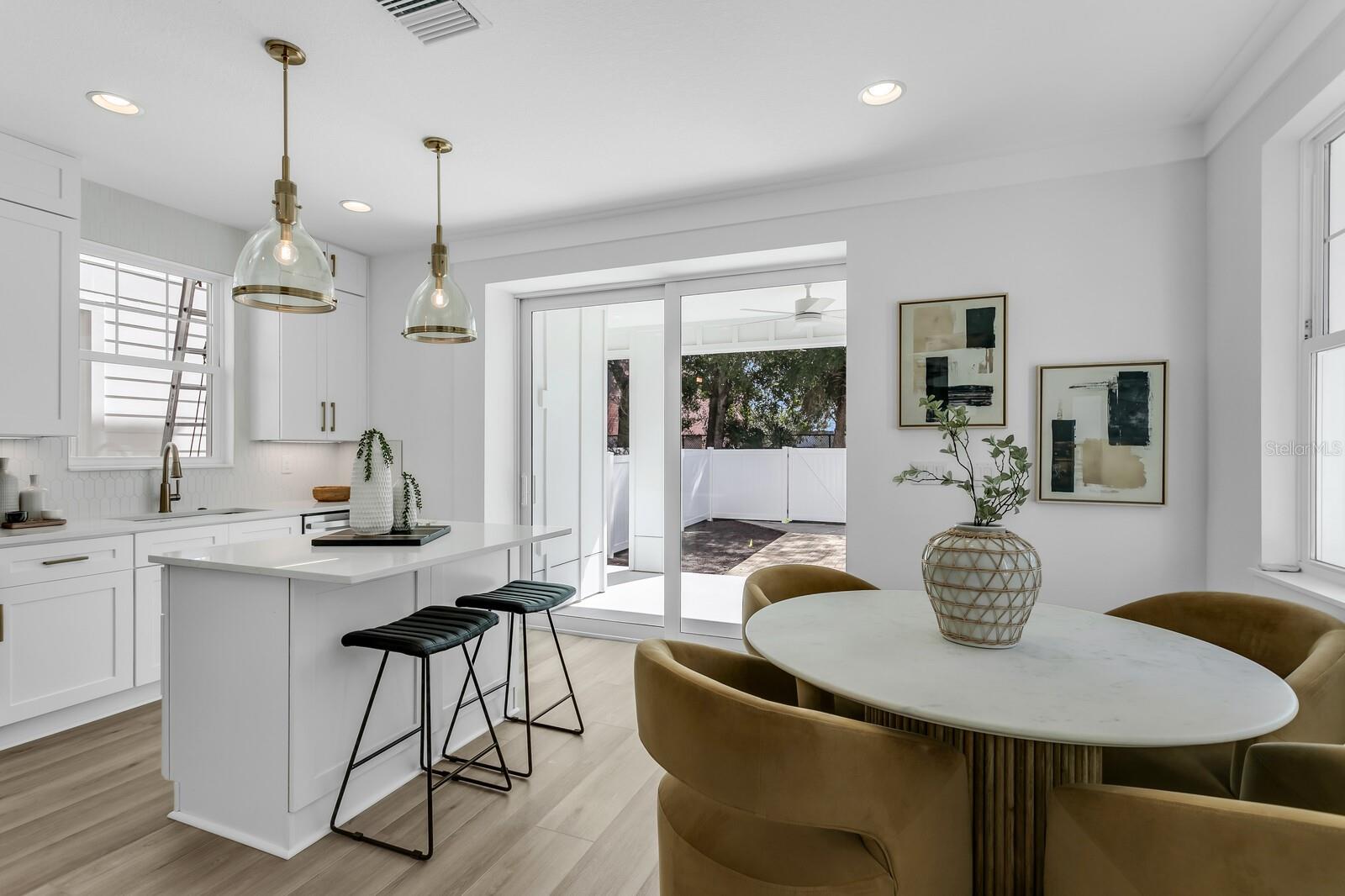 2138 W CHESTNUT ST — photo 10